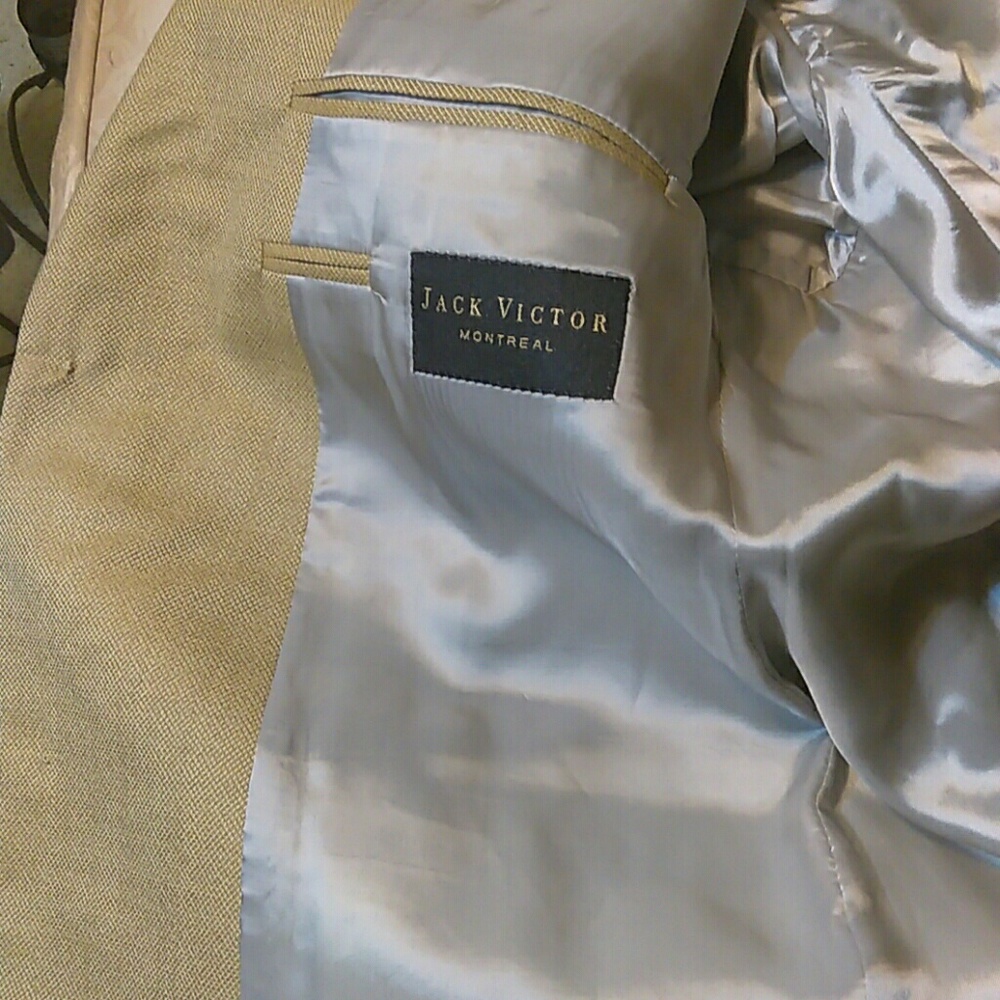 Blazer - Picture 2 of 4